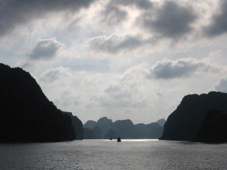Abendstimmung in der Halong Bucht