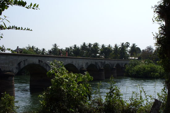 Alte französiche Brücke zwischen Don Det und Don Khon