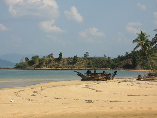 Schiffswrack am Strand