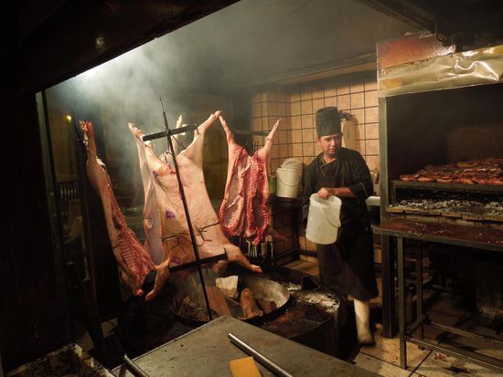 Gefüllter Grill im Restaurant