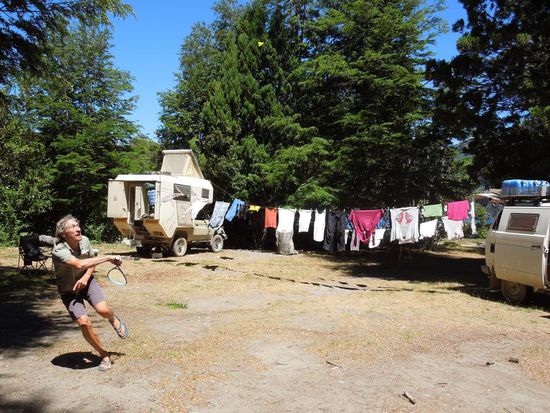 Rotscher Kölbi Federer voll konzentriert