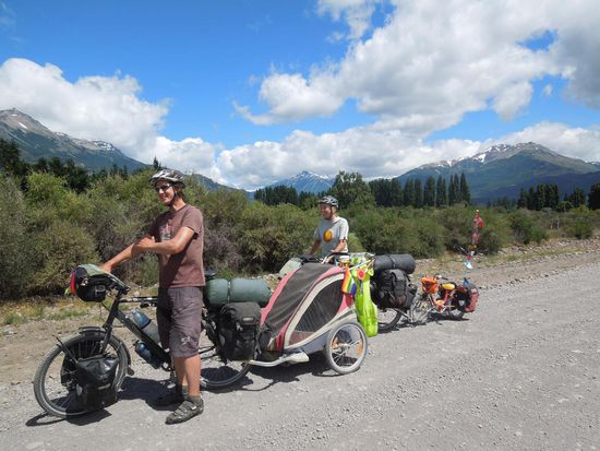 Schweizer Radlerfamilie - mit Kind &amp; Kegel unterwegs