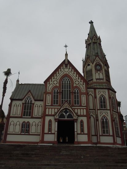 Herr G. Eiffel hat mitgewirkt bei der Gestaltung
der Igleasia San Marco in Arica
