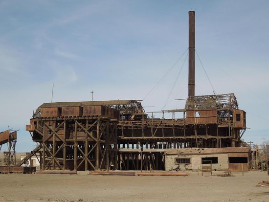 Reisestopp an der ehemaligen Salpetermine Santa Laura - heute eine Geisterstadt
