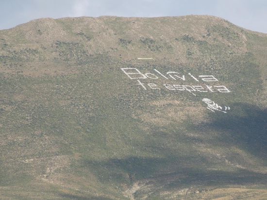 Schon von der argentinischen Seite war das "Bolivien, te espera" deutlich sichtbar