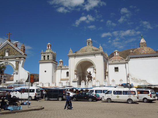 Kathedrale - davor findet die Fahrzeugweihe statt