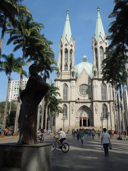 Die Kathedrale an der Praça do Sé