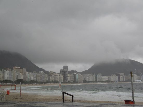 Copacabana bei Regen