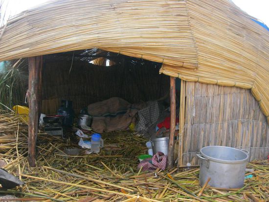 ... und das ist ein Blick ins Innere vom Schilfhüsli.