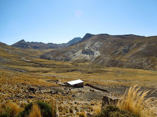 ... und waren einmal mehr erstaunt, dass es Menschen gibt, die auf 4700m in kleinen Häuschen ohne Strom &amp; Wasser leben.