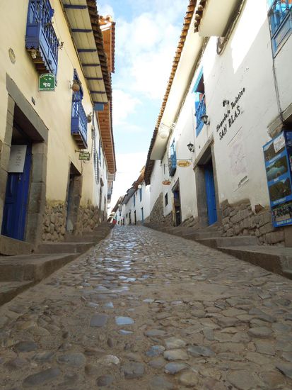 Schmale Gasse im Viertel San Blas