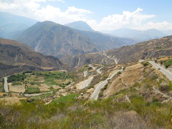 in Serpentinen ging es rauf und runter ...