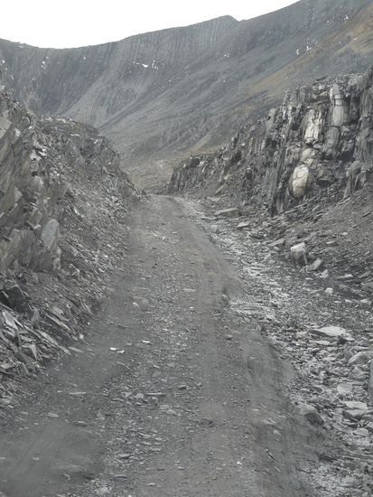 Holprig ging's mitten rein in den Nationalpark ...