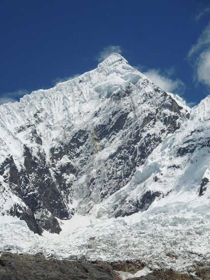 Der Gipfel des Contrahierbas bei strahlend blauem HImmel