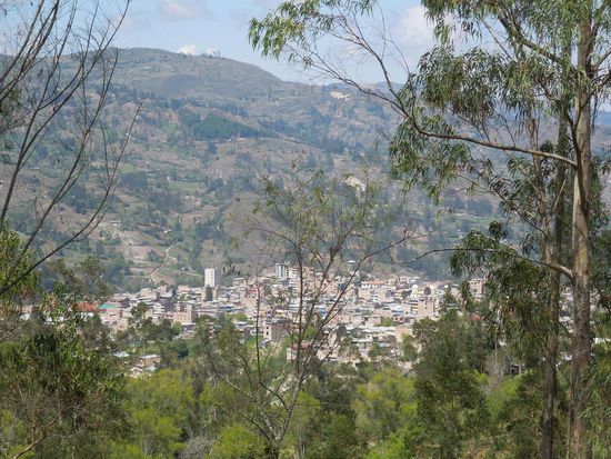 Versteckt zwischen Hügeln liegt Chota.