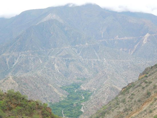 Da drüben, diese Zickzacklinie sollte es dann wieder hochgehen ....