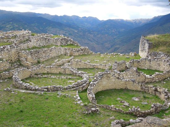 Der Grundriss der Hüsli ist noch vorhanden.