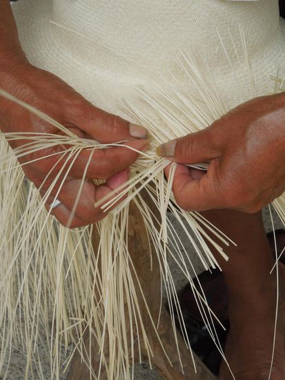 3 Wochen filigrane Handarbeit für einen Hut.