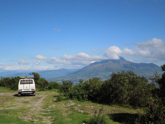 Das Bussli blickt genau auf den Imbabura - idyllischer Schlummerplatz