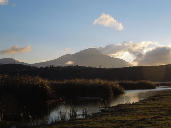 Laguna Yahuarcocha mit dem Vulkan Imbabura.