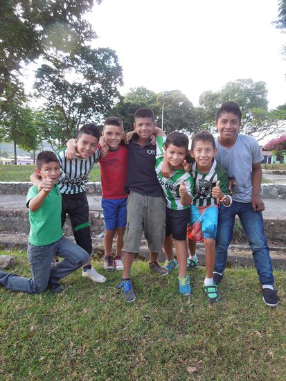 Super aufgeweckt &amp; neugierig 