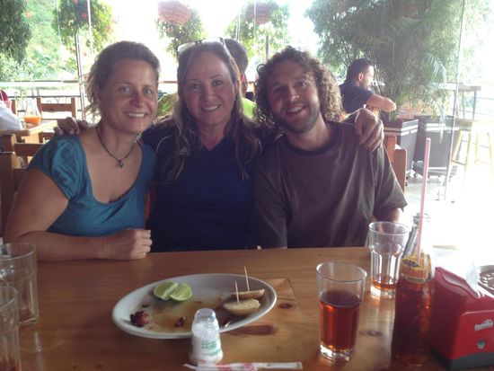 Mit einem typischen "Almuerzo paisa" im Magen lässt es sich leicht posieren 