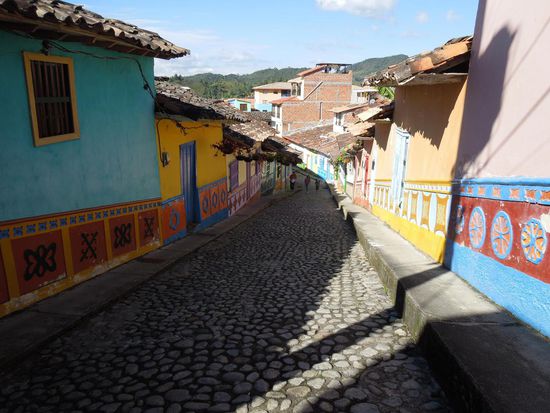 Guatapé ist herrlich bunt.