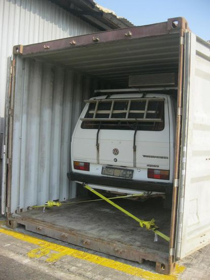 Bussli ist reisefertig verpackt - gute Überfahrt!