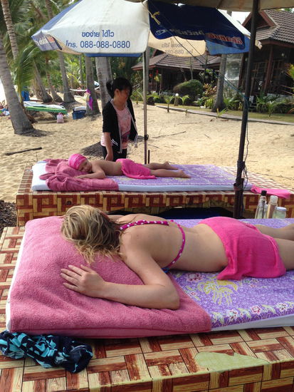 Wie wir Leni erklären, dass es daheim keine tägliche Massage mehr gibt, wissen wir auch noch nicht 