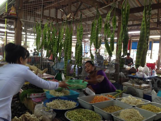 Markthalle, vll ein paar Erbesenschoten?