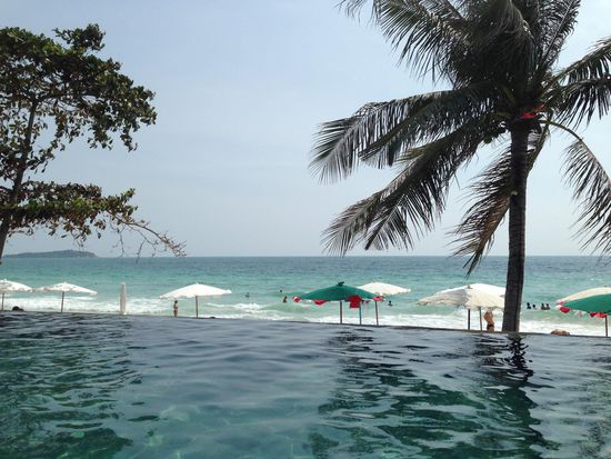 Wir haben uns erstmal in ein chiques Hotel geschmuggelt und uns an den Infintiy-Pool gelegt bzw. waren die ganze Zeit schwimmen und haben die Aussicht genießen.