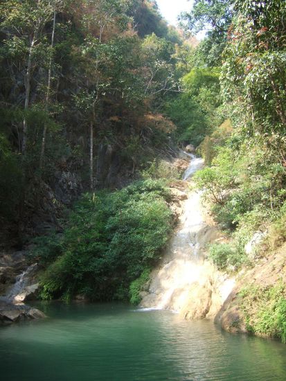 Einstiegsbecken und Beginn zum Wasserfall nach oben.