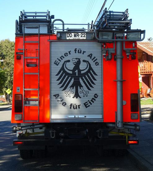 Ursprünglich kommt dieses Fahrzeug aus Herford. Die Reste der Schrift waren an der Seite noch leicht erkennbar. Ich musste schmunzeln, denn es hat mich auch irgendwie an eine Düsseldorfer Band erinnert...