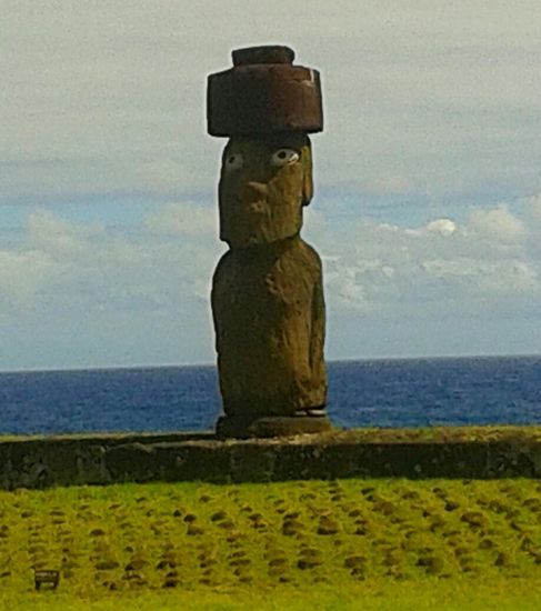 KO TE RIKO, der einzige sehende Moai. Die Augen sind aus Koralle hergestellt.