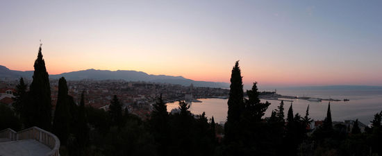 Zauberhaft, wenn sich die Sonne langsam bereit macht, um schon bald die Nacht in den Tag zu verwandeln.