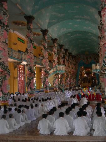 die zeremonie im tempel cao dai