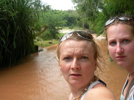 Ungeahnte Wege tun sich auf: Haehhh?? Muessen wir wirklich die naechsten 2 km durch den Fluss laufen???