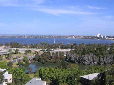 blick vom kings park auf den hafen (und den freeway)