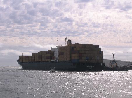 die panama verlaesst den hafen (frementle)