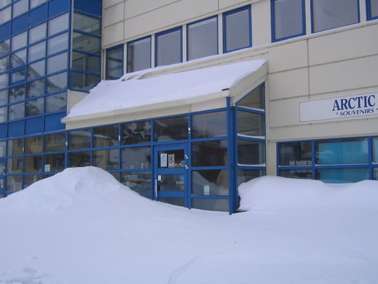 In Honnigsvåg angekommen, wollte ich zur Touristeninfo. Die war allerdings zugeschneit 