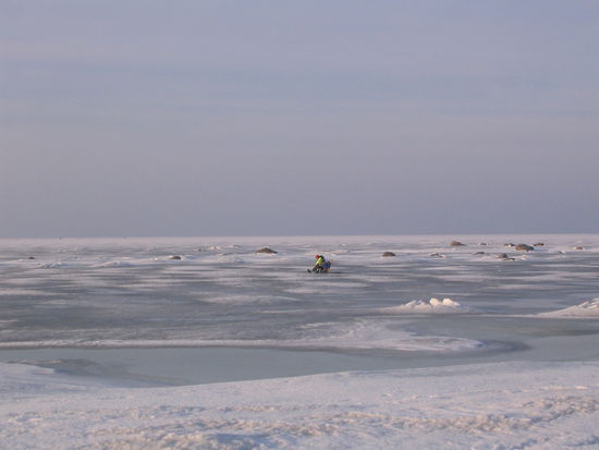 Aber die Eisangler hält das Eis noch aus...