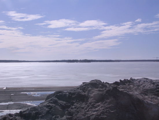 Soweit im Norden trägt auch noch Ende April das Meer eine dicke Eisschicht
