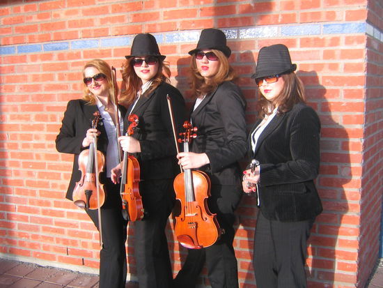 Wir vier Mädels aus der Band. Oder auch: Blues Sisters