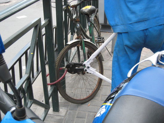 Fast dein Roller abtransportiert wird.