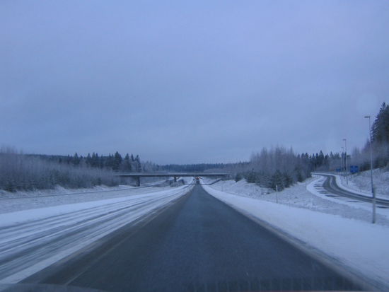 Nix los auf den Straßen von Helsinki nach Vaasa 