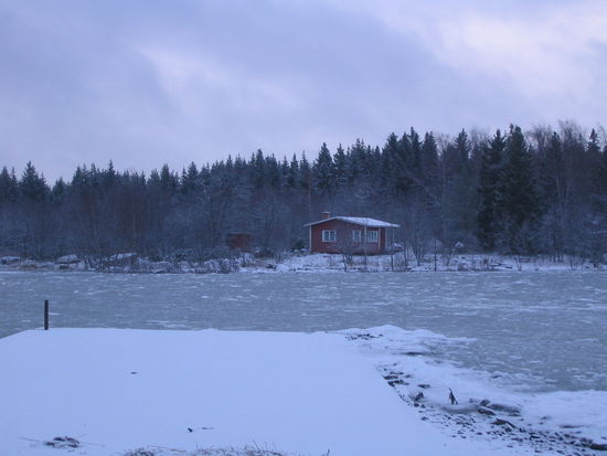 Kleines Häuschen auf dem Archipel vor Vaasa
