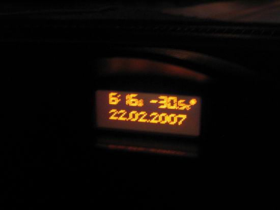 Ort: im Auto in Kokkola
Temperatur: -30.5°C
Heizung: funktioniert nicht mehr
Füße: eingefroren