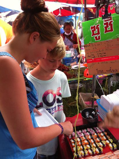 Angri Bird - Sushi vom Wochenendmarkt in Ban Krut.