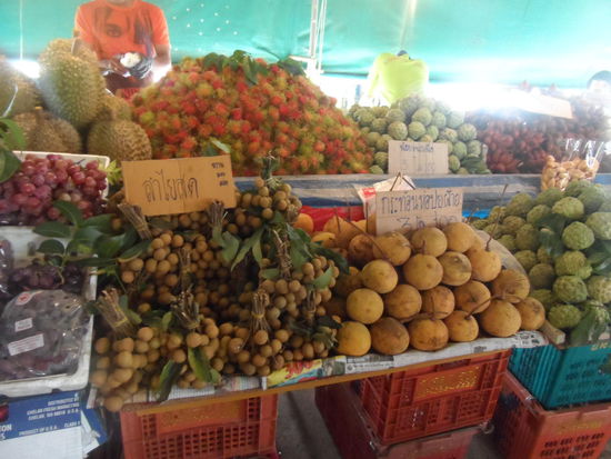Mittlerweile kennen wir alle hier aufgenommen Früchte. Lecker.