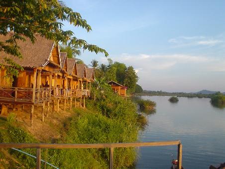 Bungalows am Sunset-Ufer.